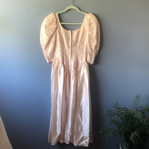 Vintage 80’s pink, lace and satin dress - Picture 2 of 8